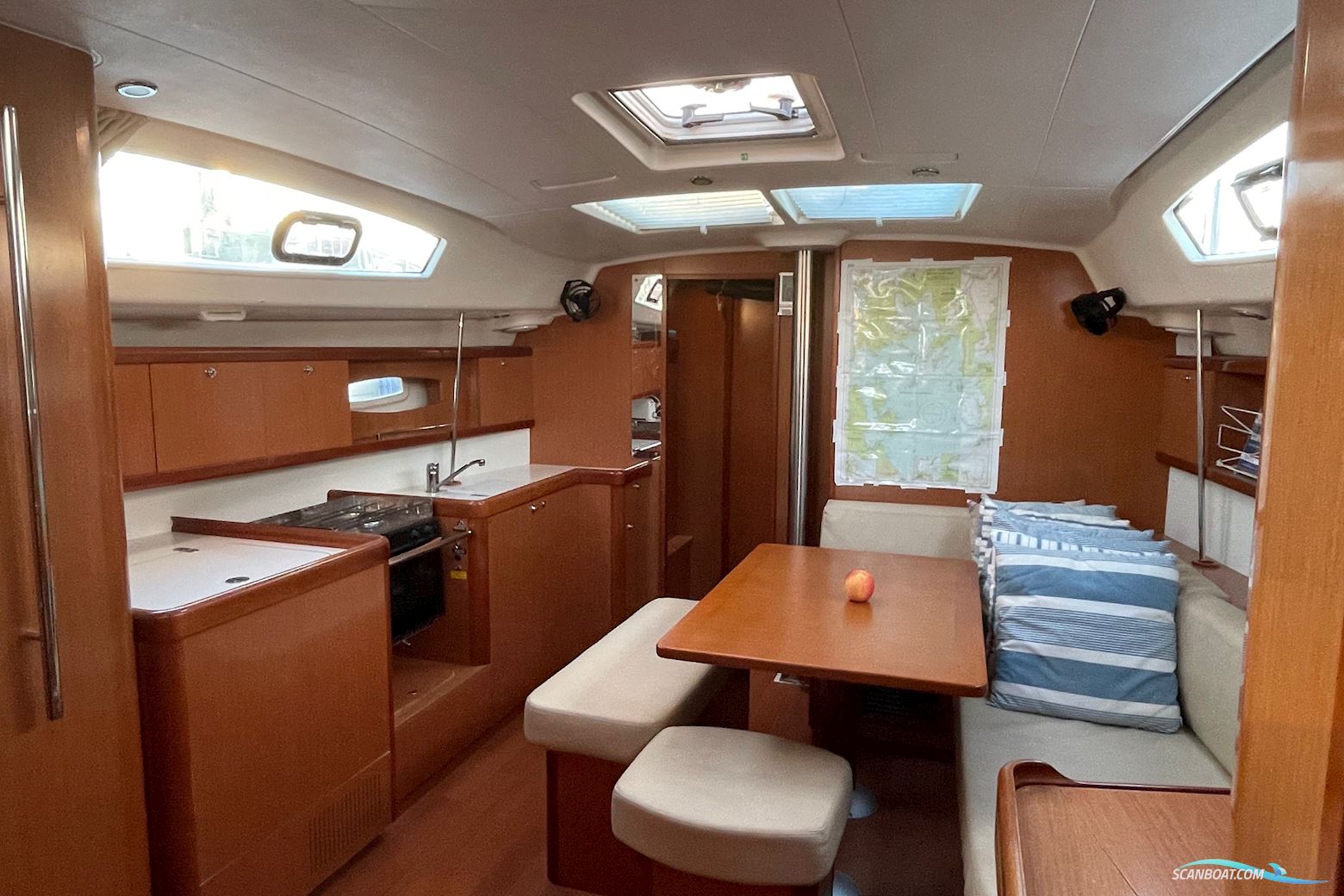 Beneteau Oceanis 43