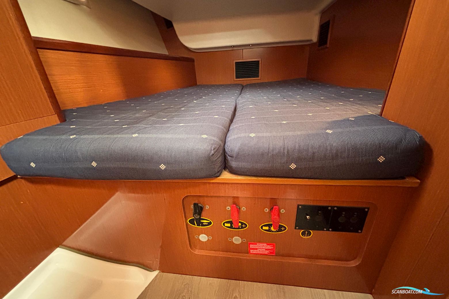 Beneteau Oceanis 43