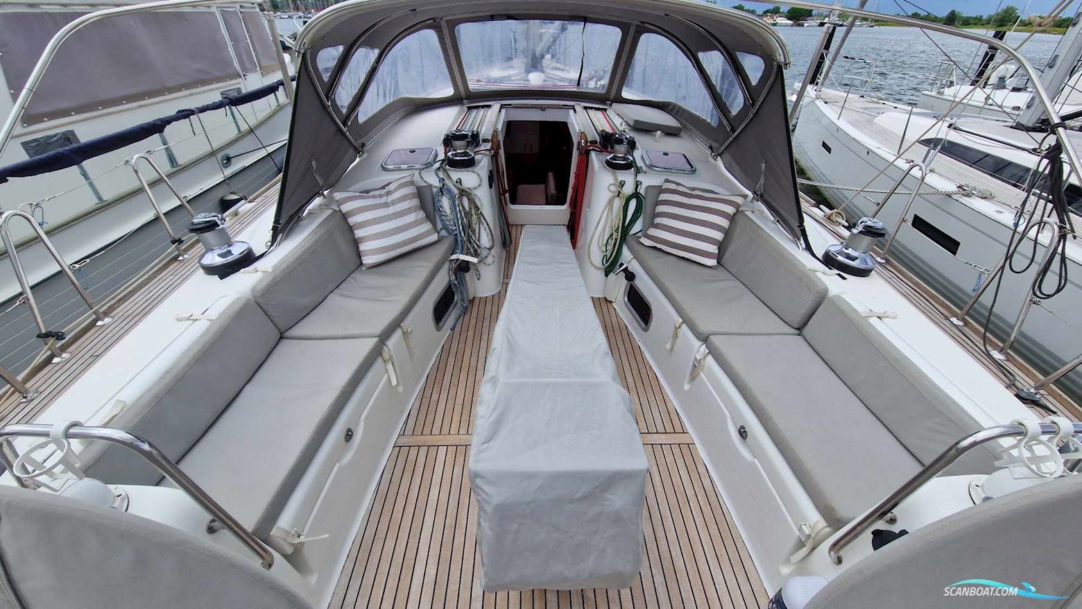 Beneteau Oceanis 54