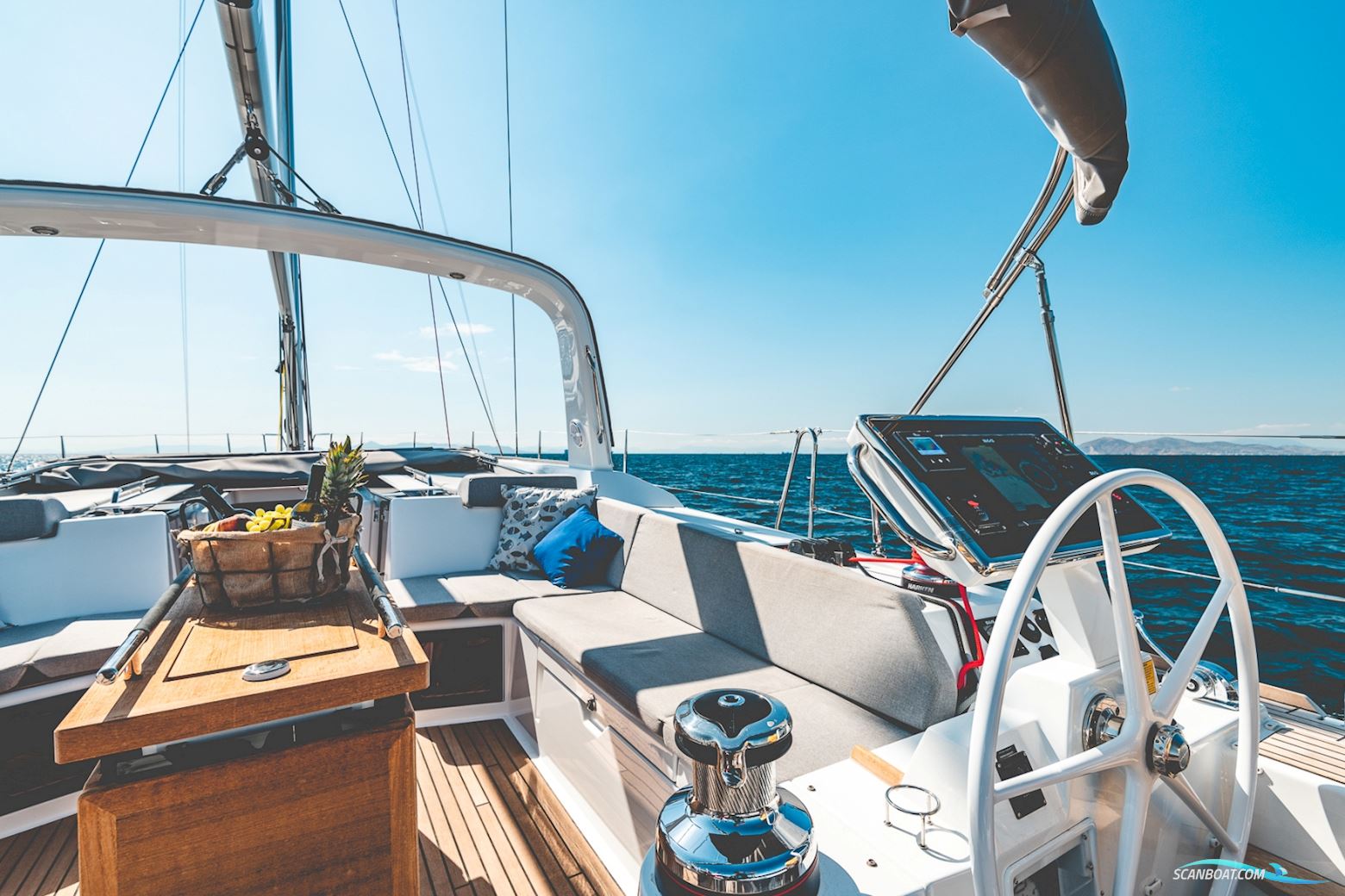 Beneteau Oceanis 55.1 Owner's Version