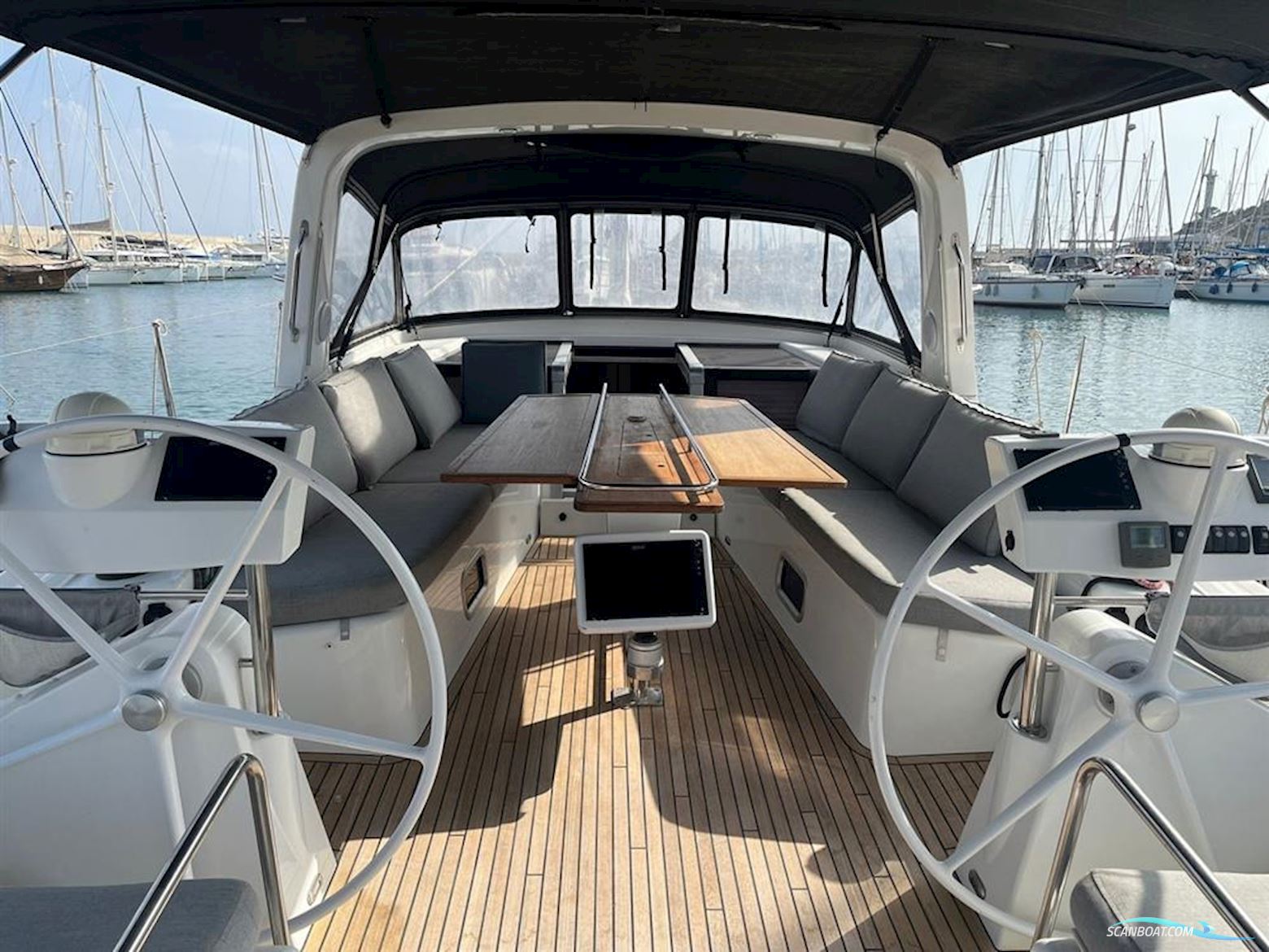 Beneteau Oceanis 60