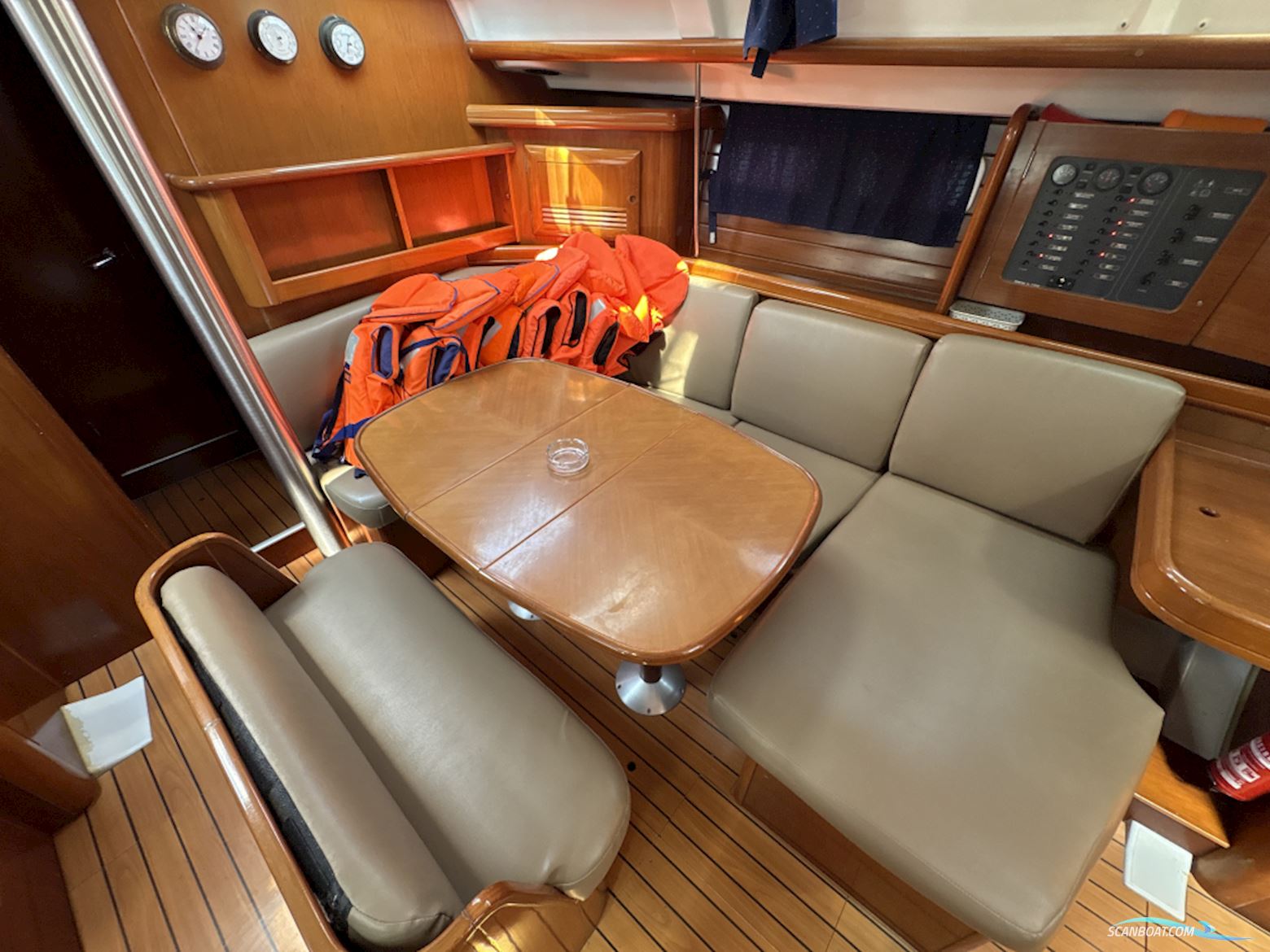 Beneteau Oceanis Clipper 423