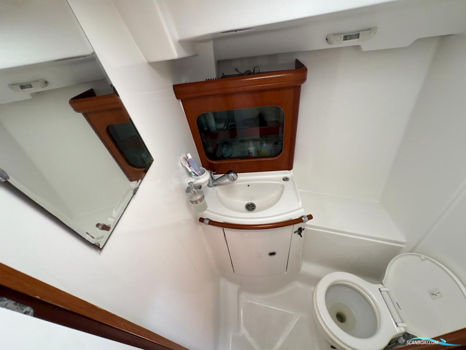 Beneteau Oceanis Clipper 423