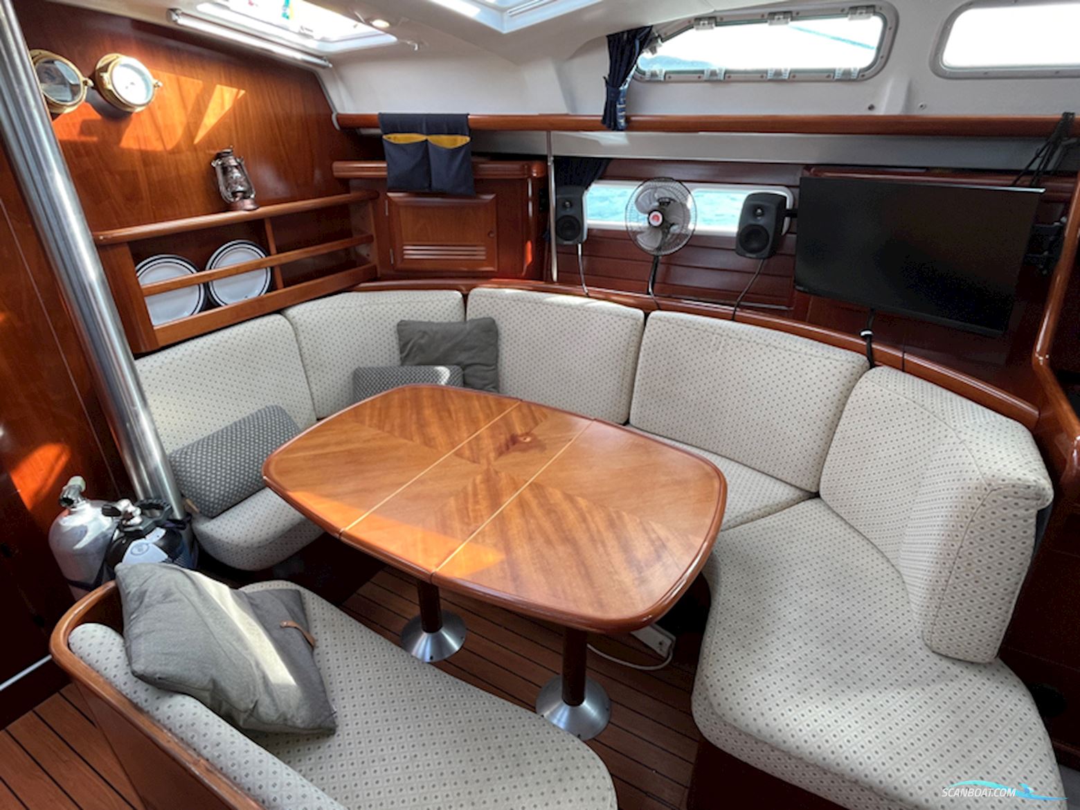 Beneteau Oceanis Clipper 423