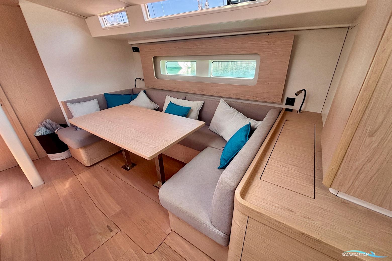 Beneteau Oceanis Yacht 54
