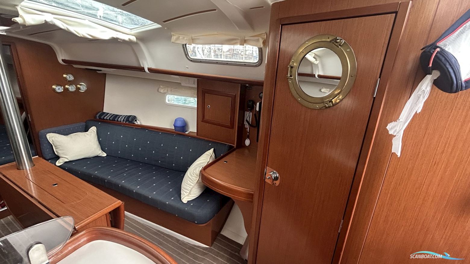 BENETEAU SEGELBÅTAR OCEANIS 323