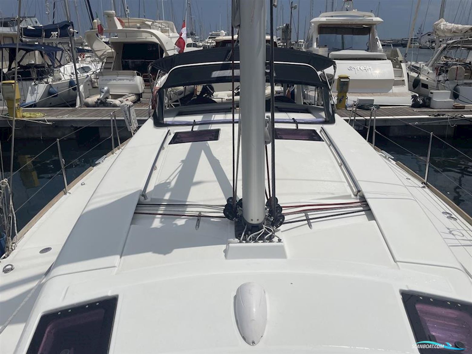 Beneteau Sense 43