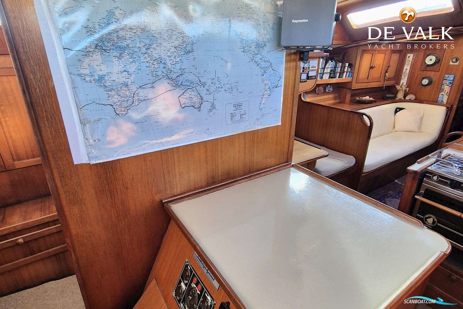 Brown Bluewater 49