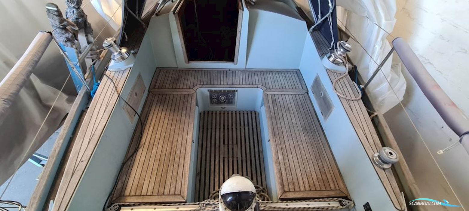 Camper & Nicholsons 35