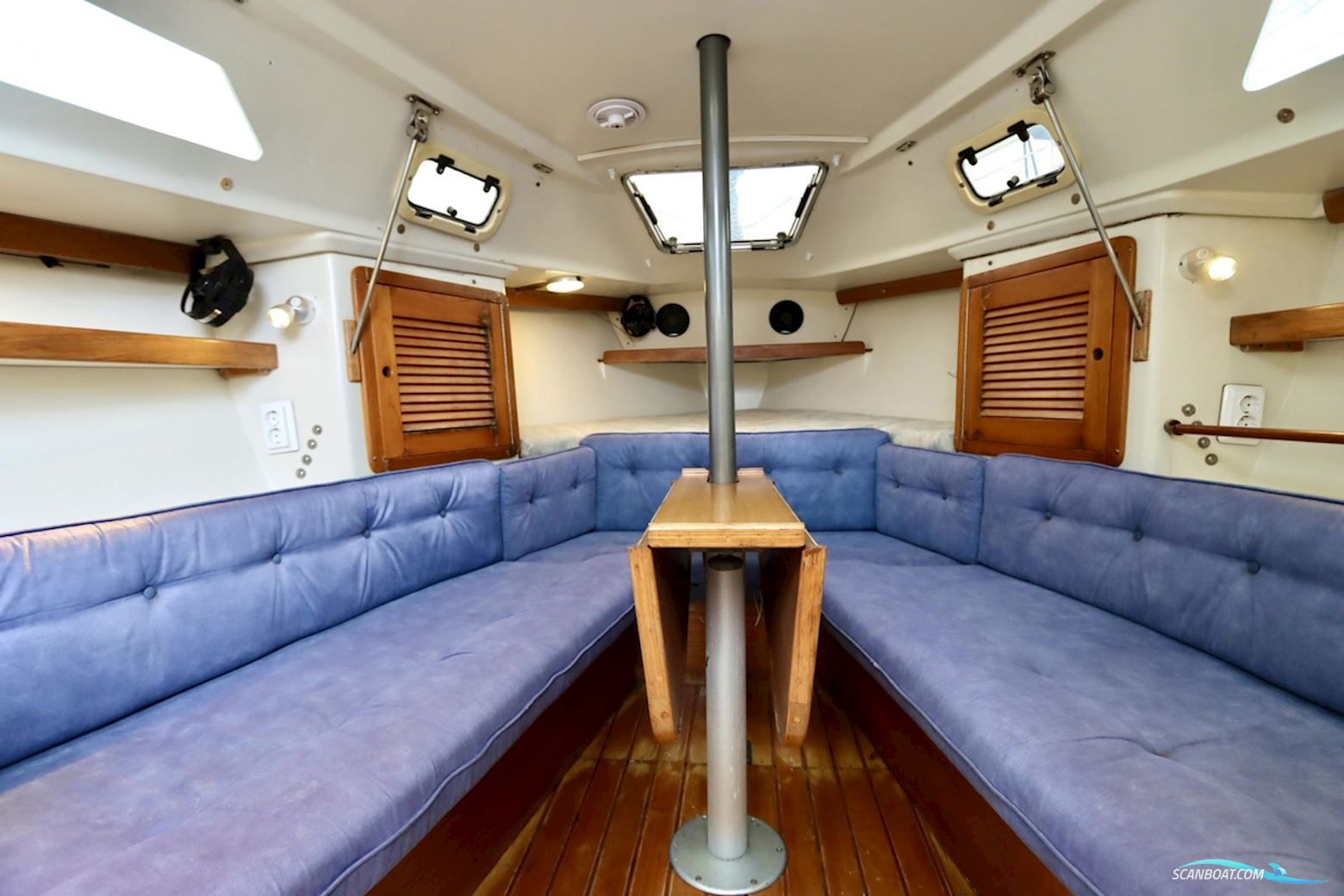 Catalina  270
