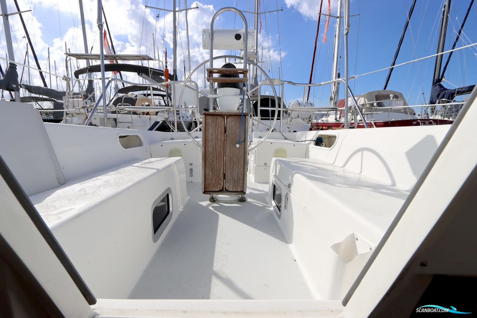 Catalina  270