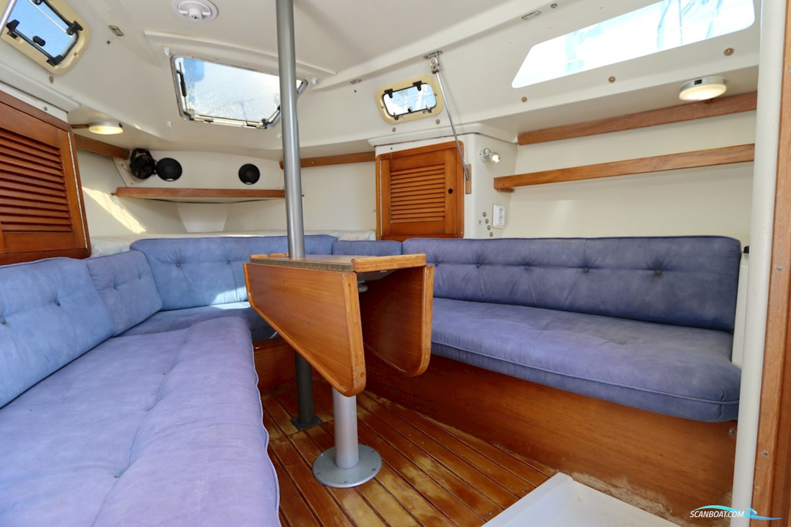 Catalina 270