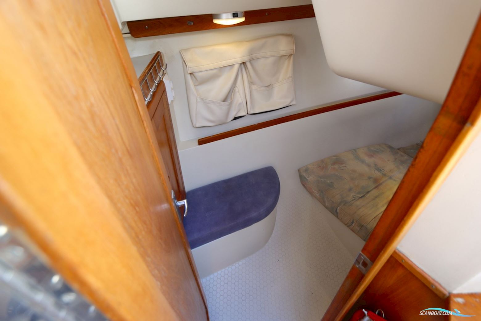 Catalina 270