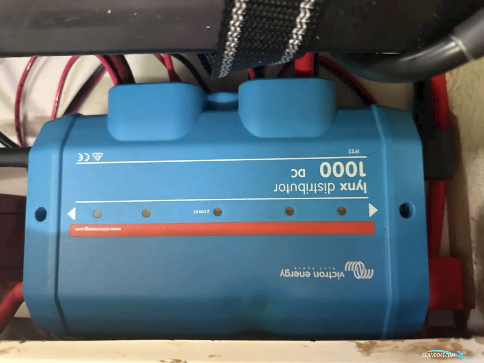 Catalina 320