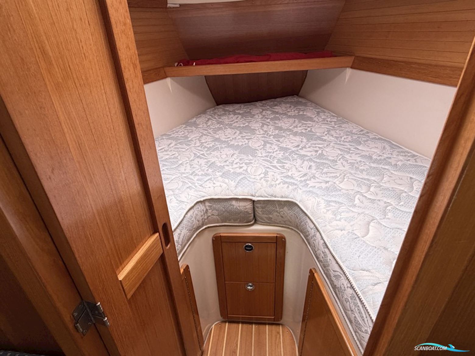 Catalina 320