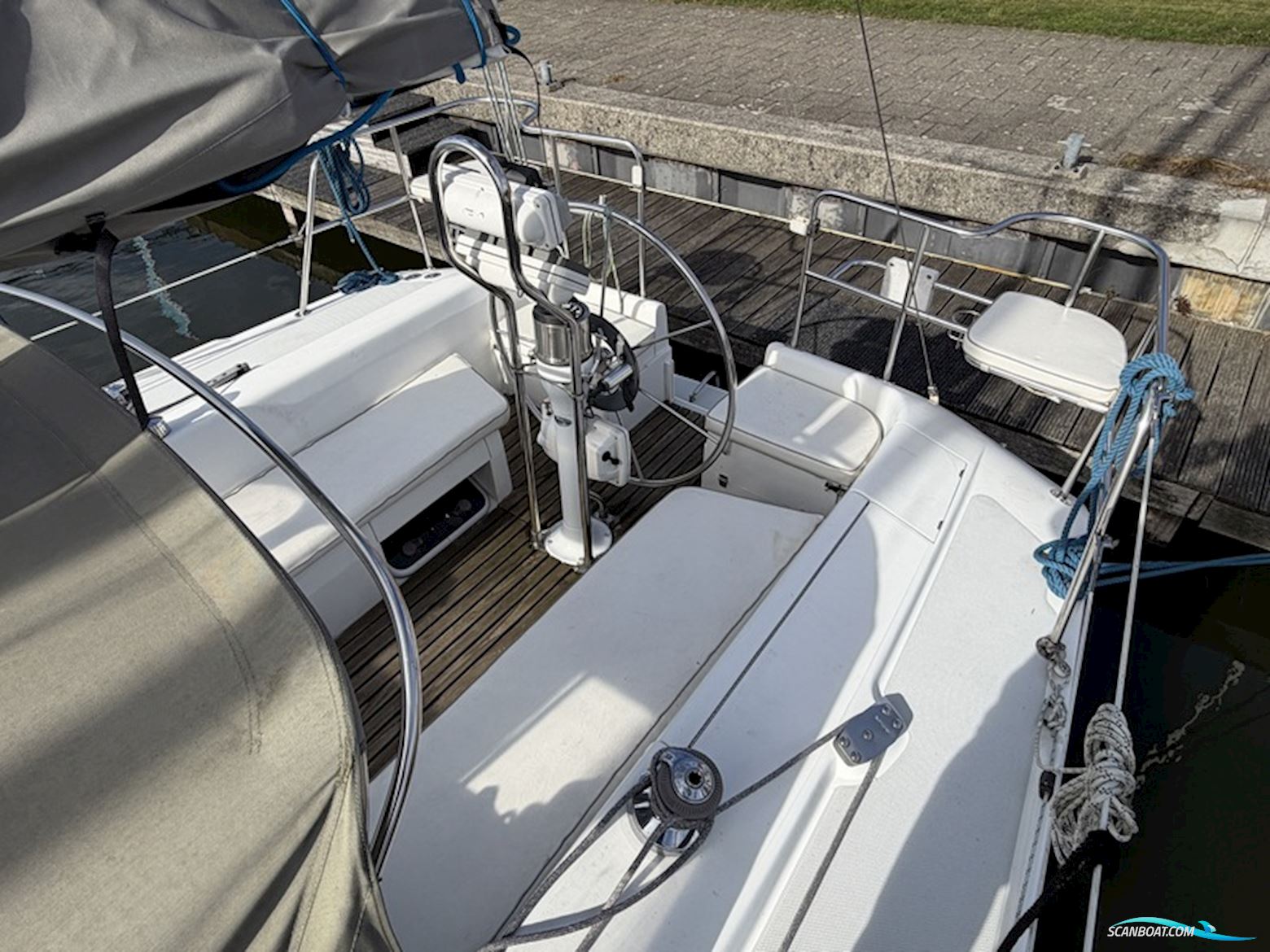 Catalina 320