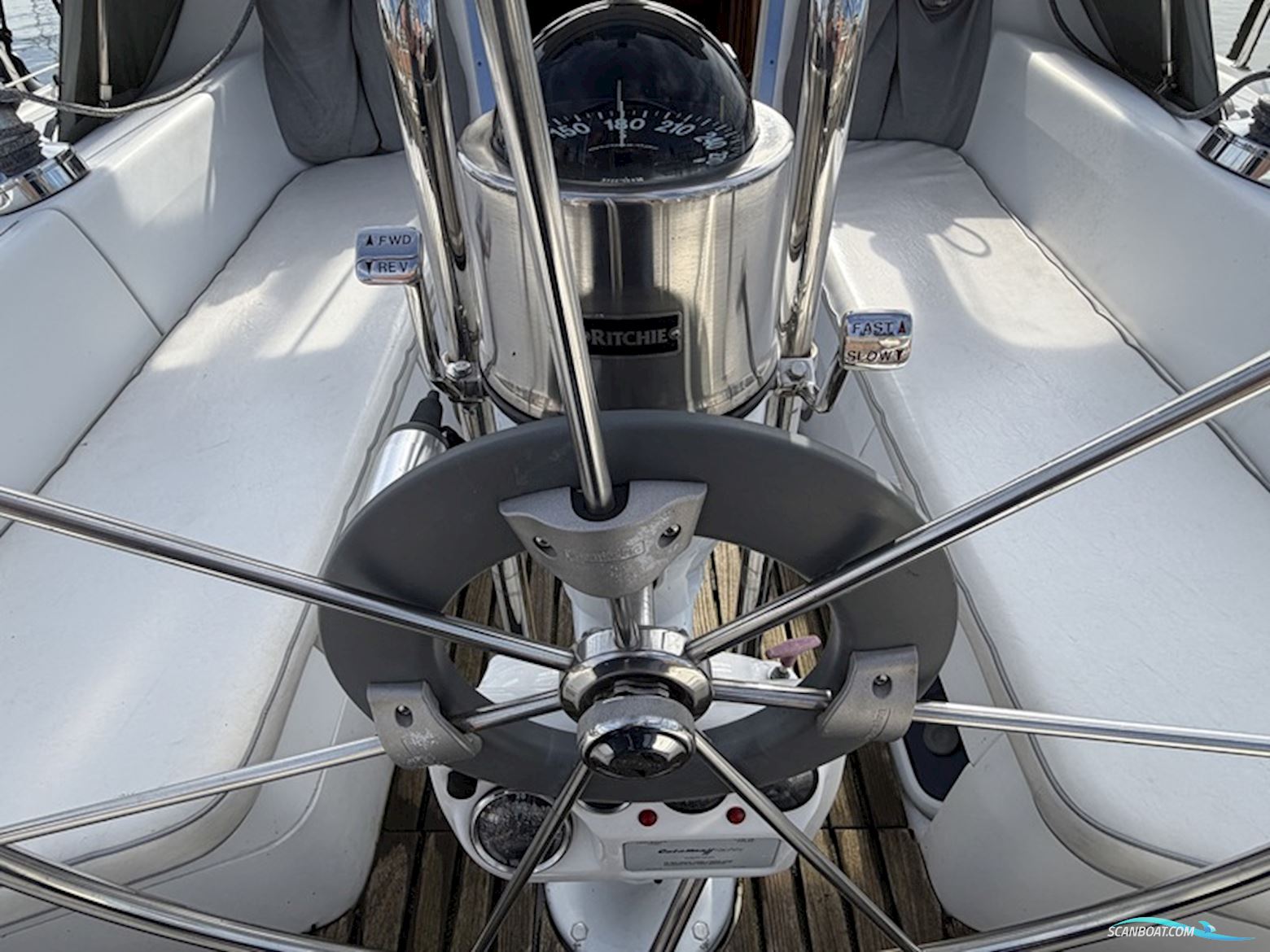 Catalina 320