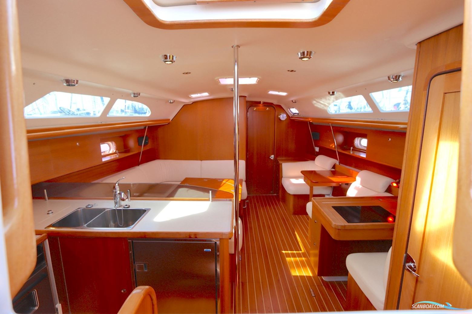 Catalina 445