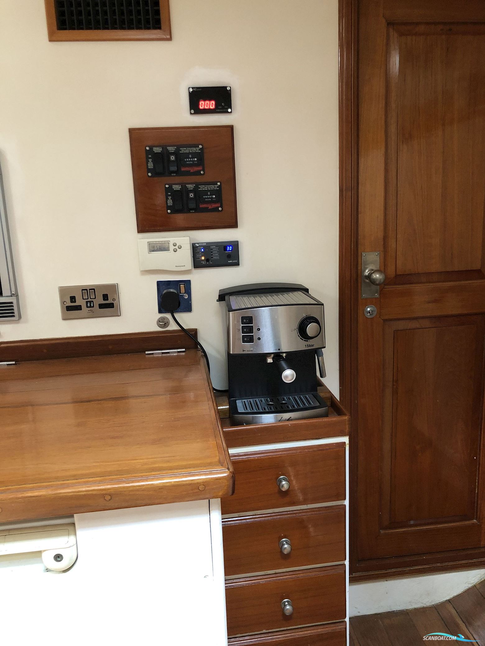 Classic Ketch Pilot House 65ft