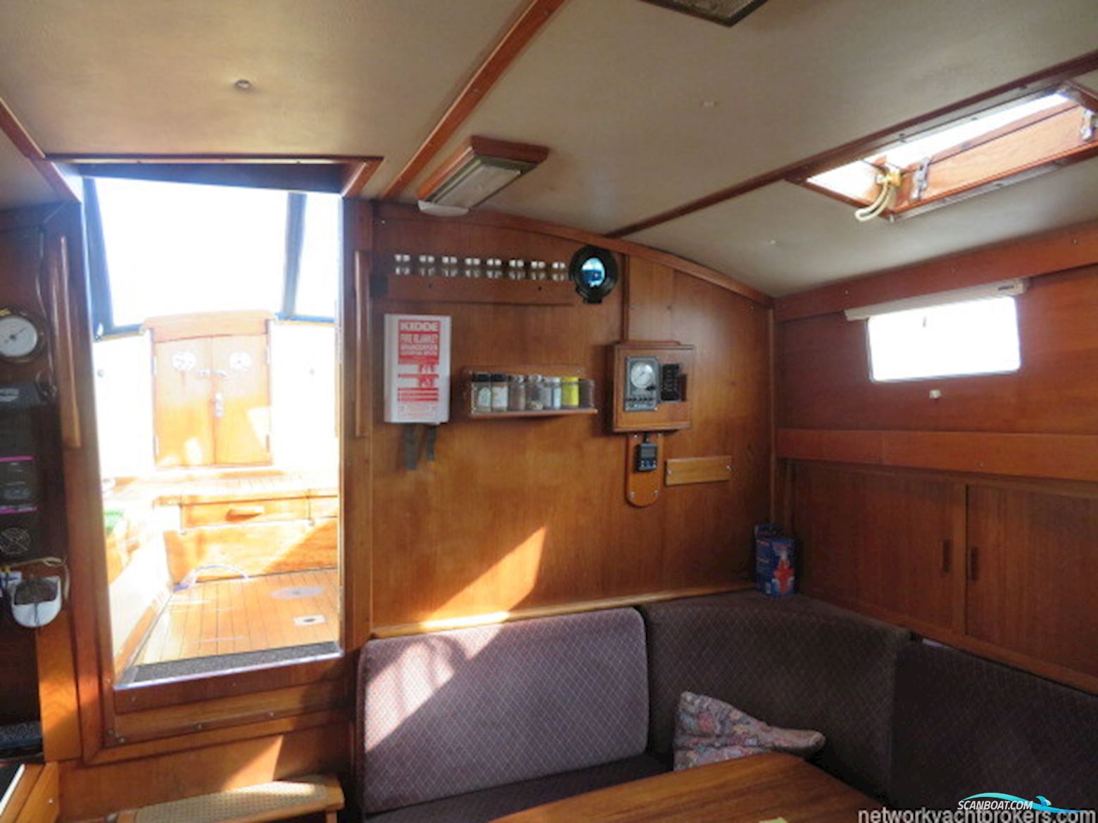 Classic Yacht Great Dane 37