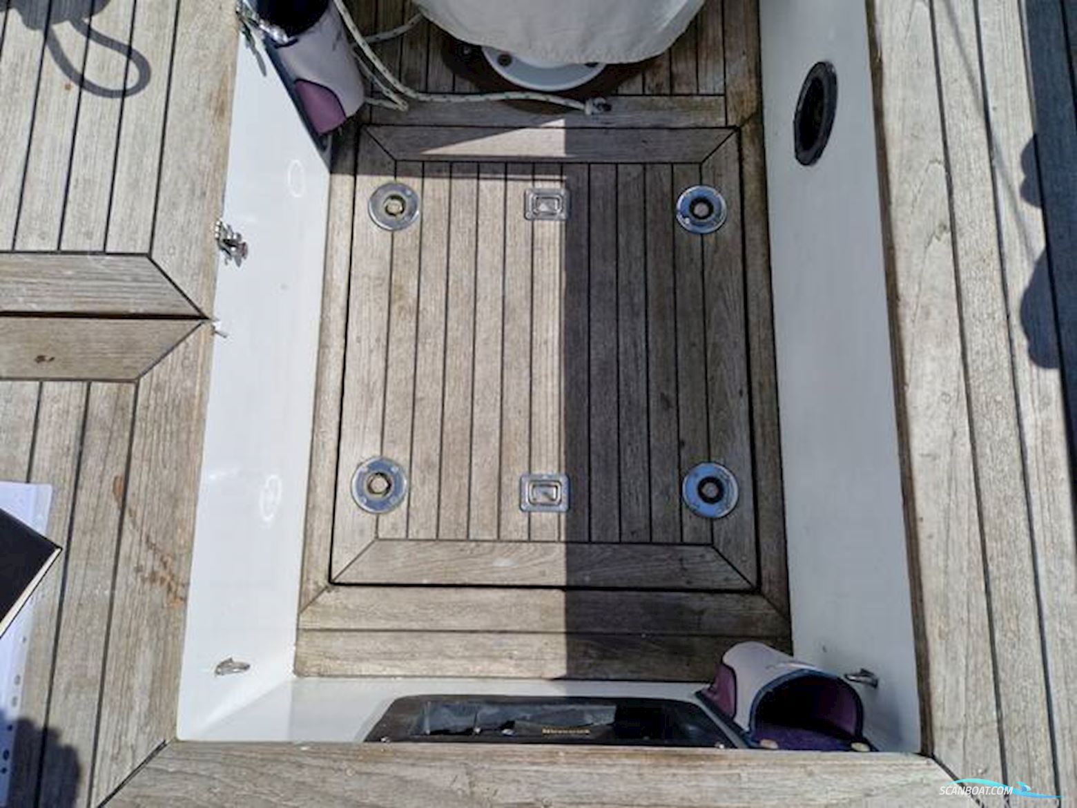 Classic Yacht Robertson 35