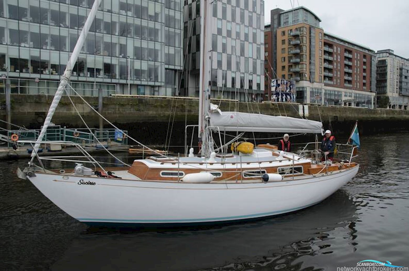 Classic Yacht Robertson 35