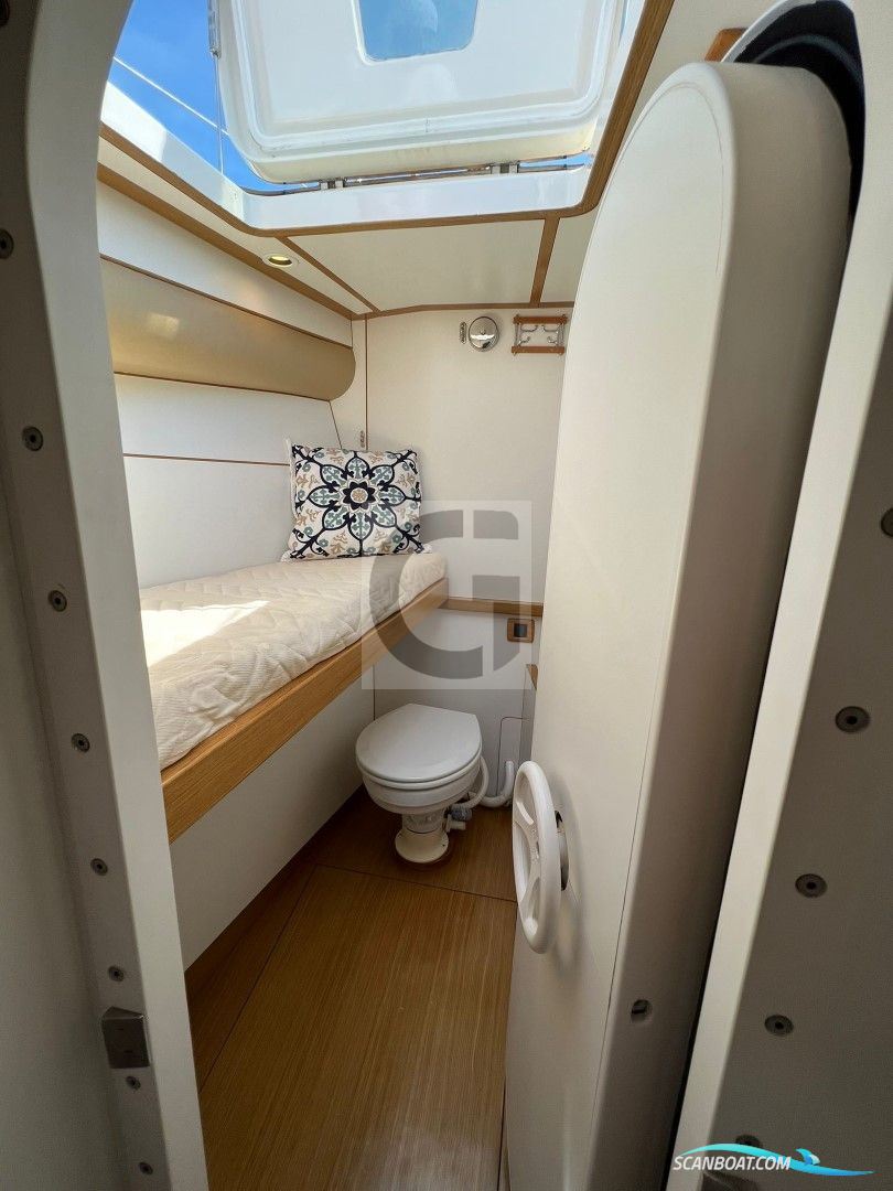 CN Yacht 2000 Felci FY71