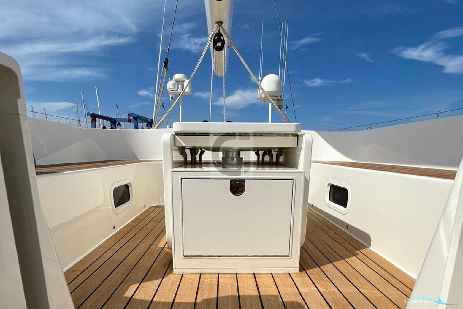 CN Yacht 2000 Felci FY71