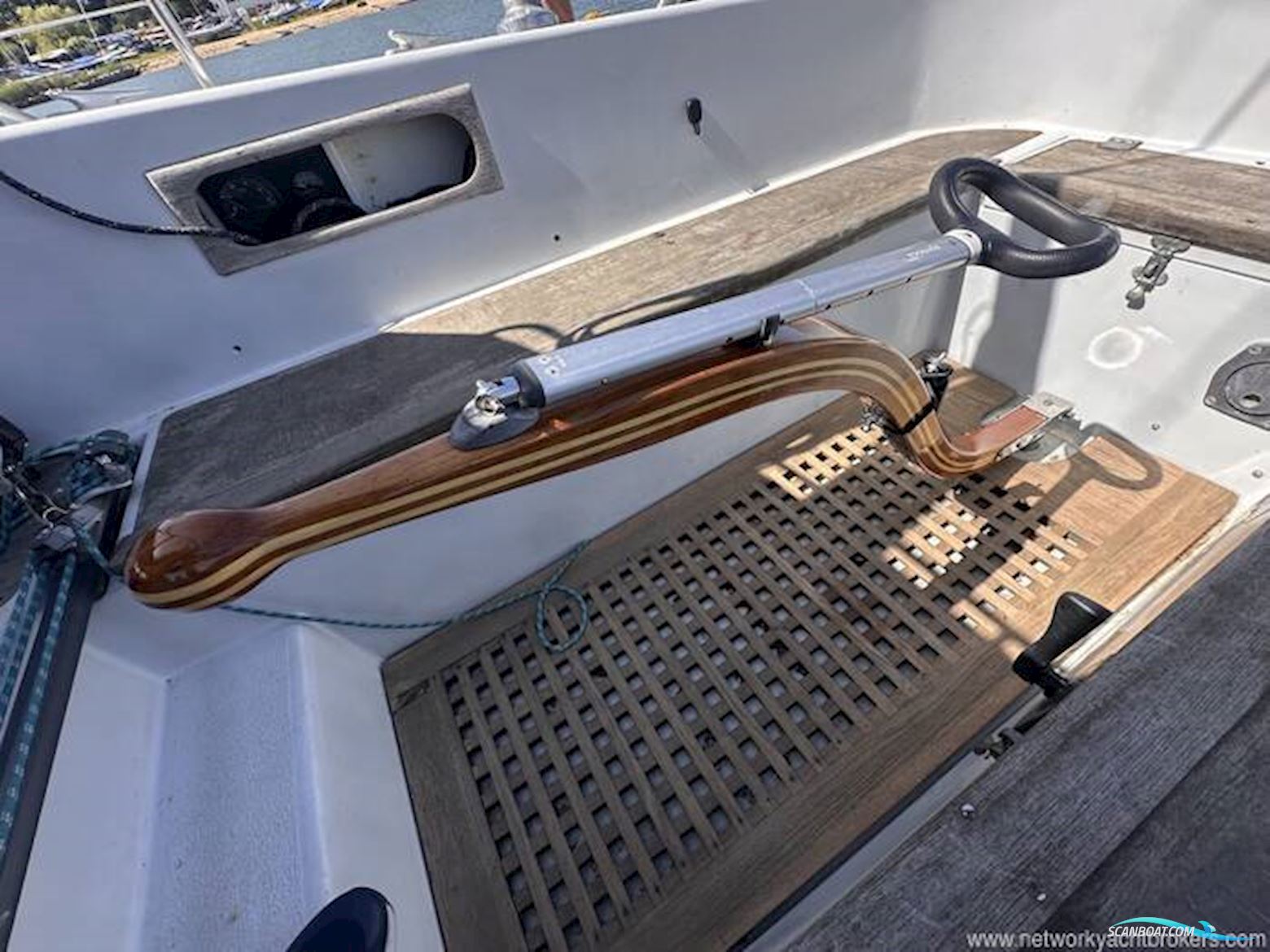Contessa 32