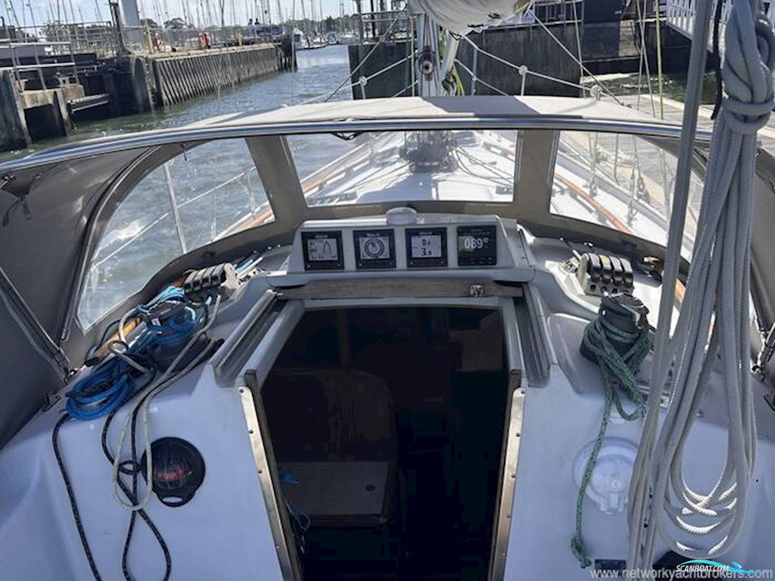Contessa 32