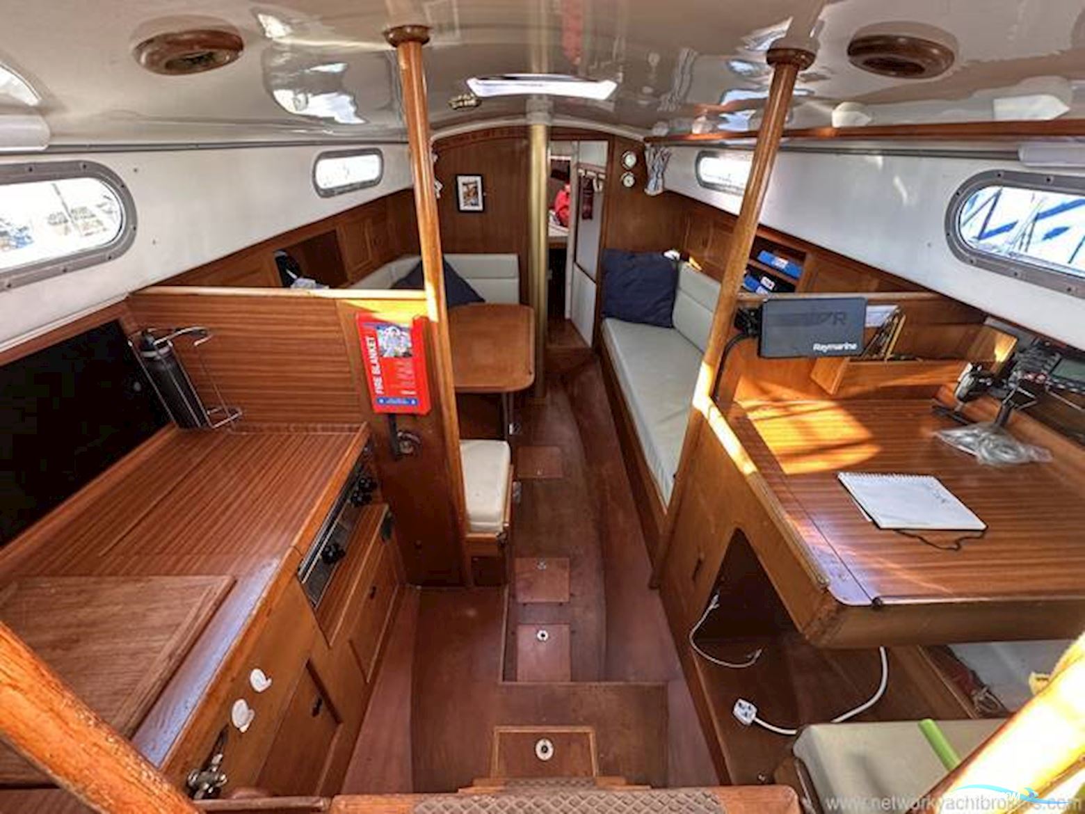 Contessa 32