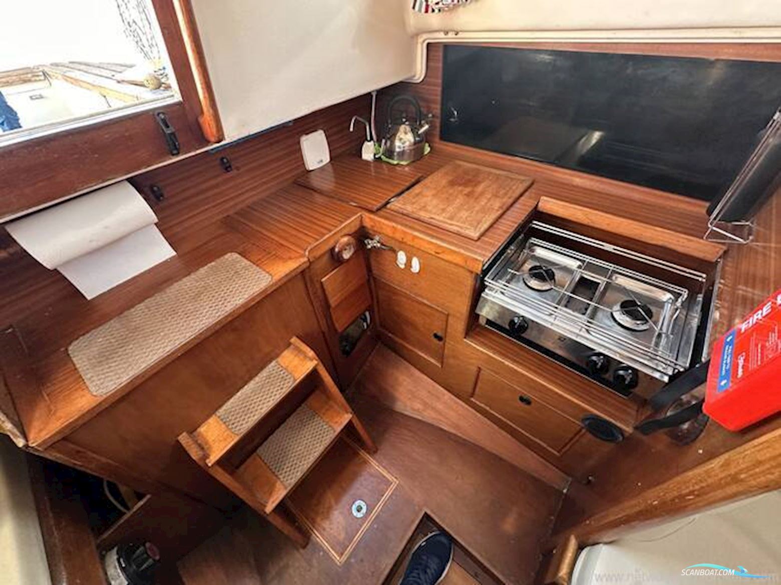 Contessa 32