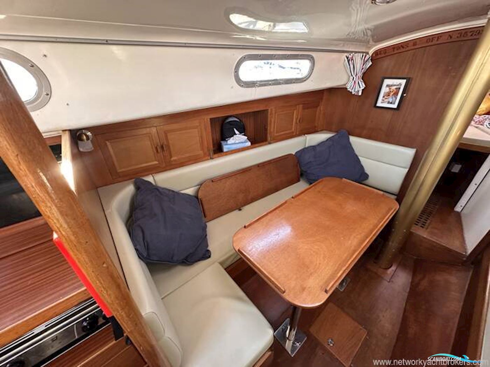 Contessa 32