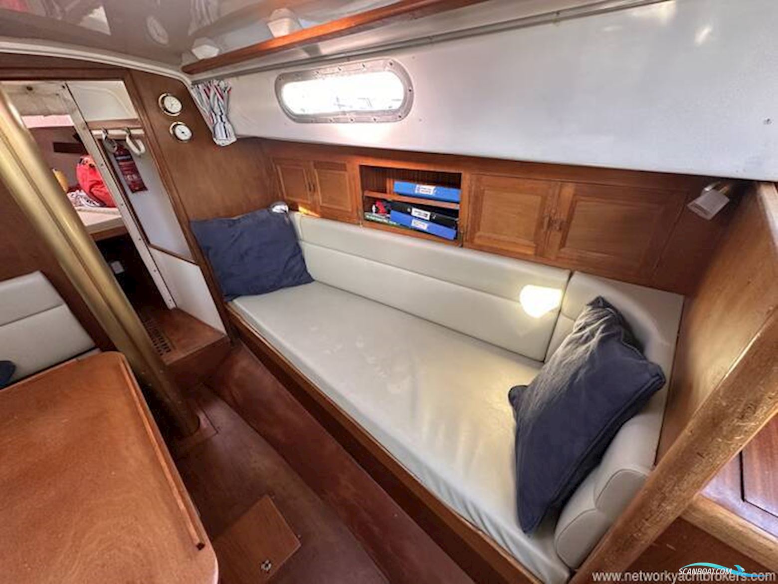 Contessa 32