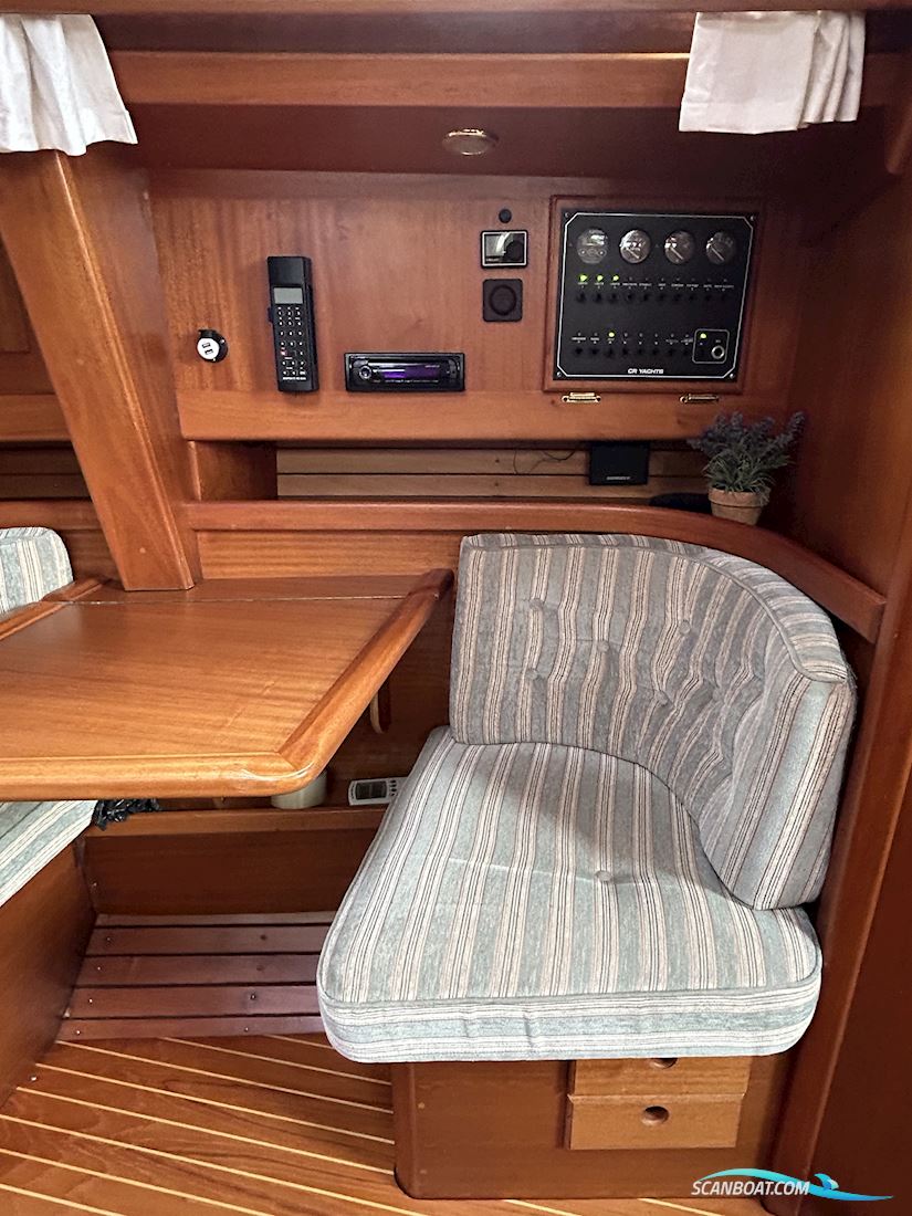 CR YACHTS 390