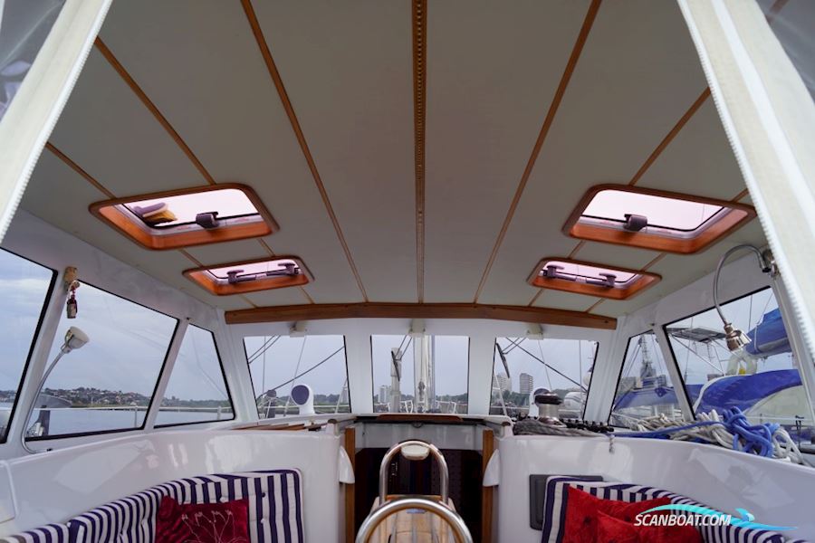 Custom Build 50 Feet Decksalon Yacht