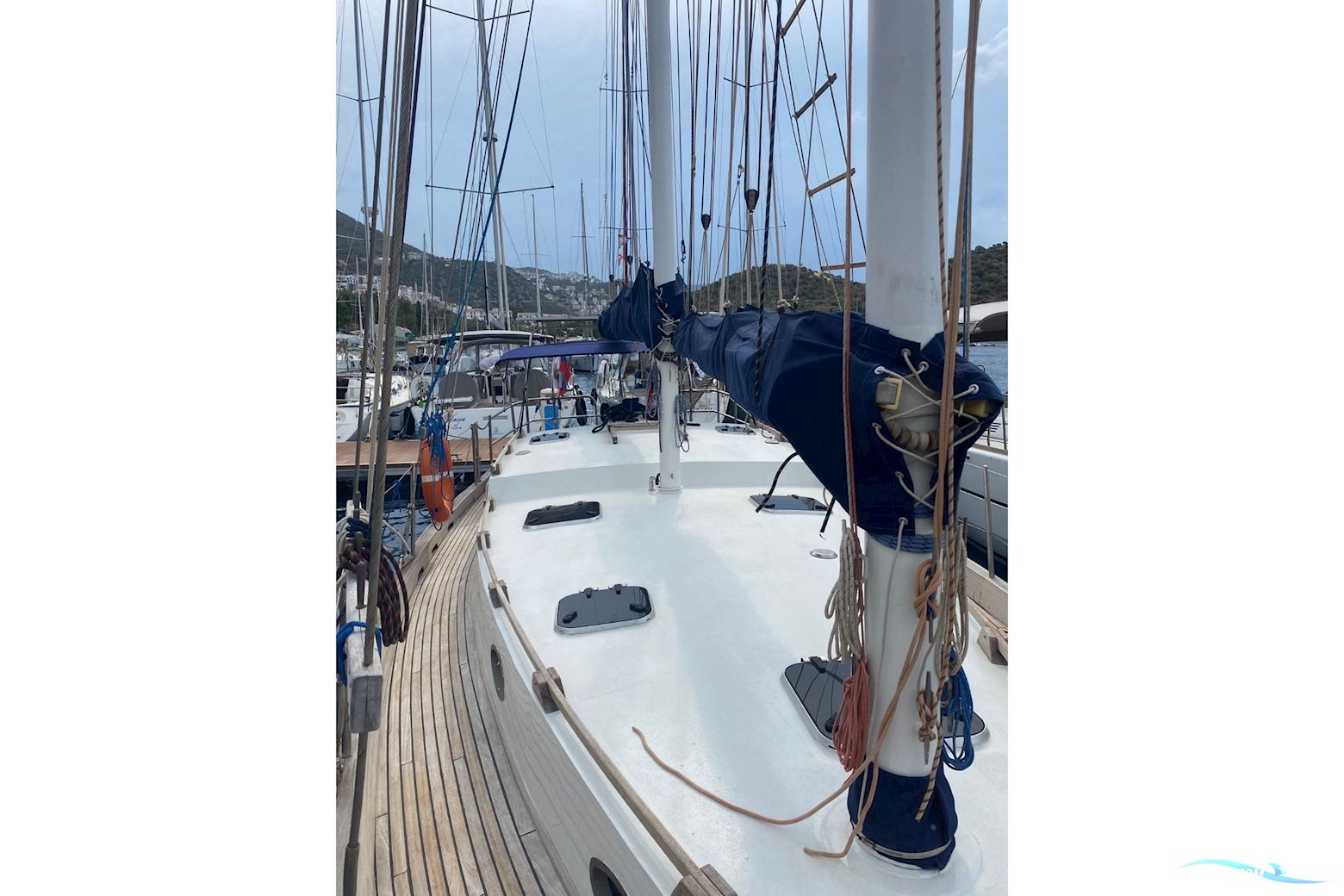 Custom Built Hout bay 40