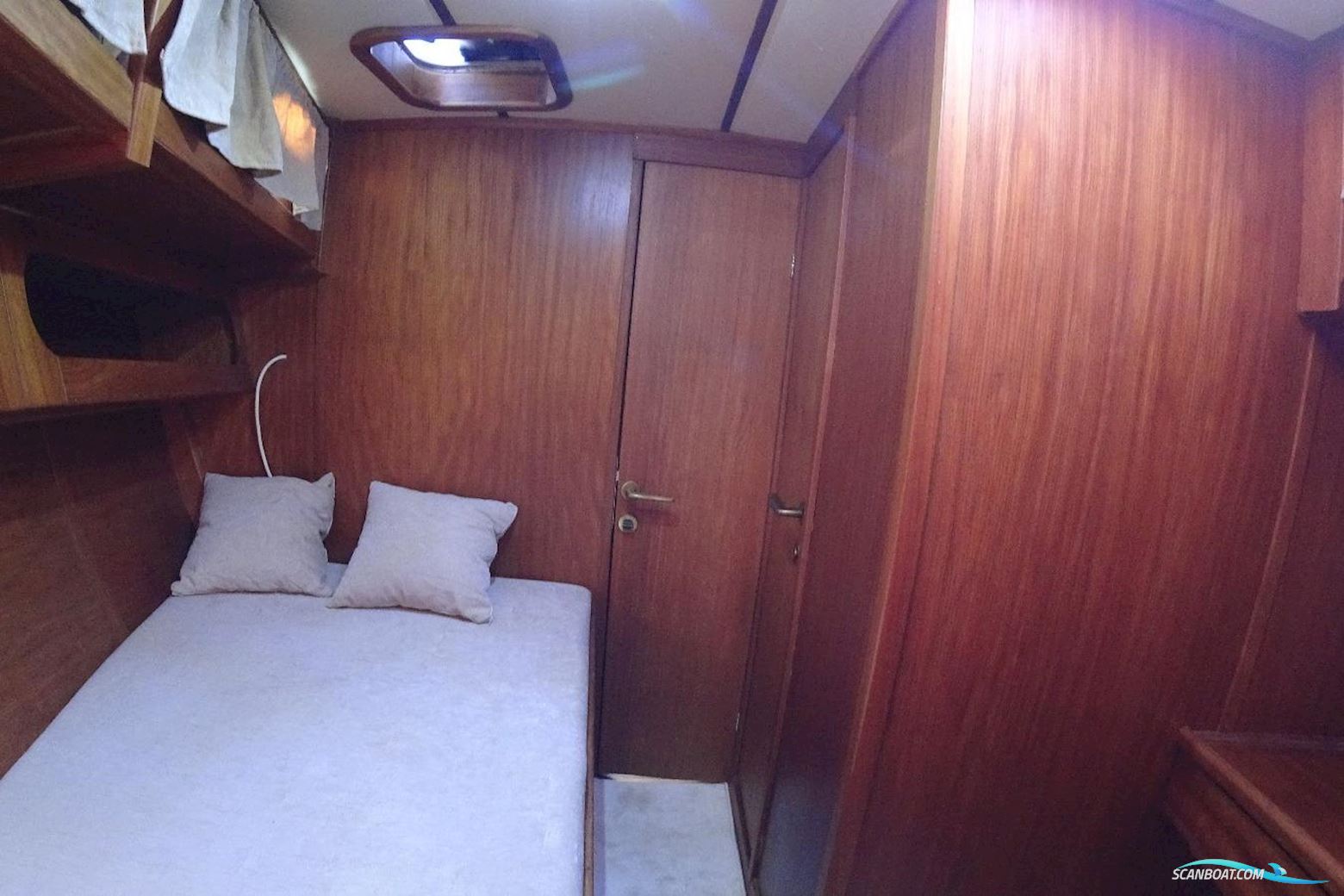 Custom Built Hout bay 40