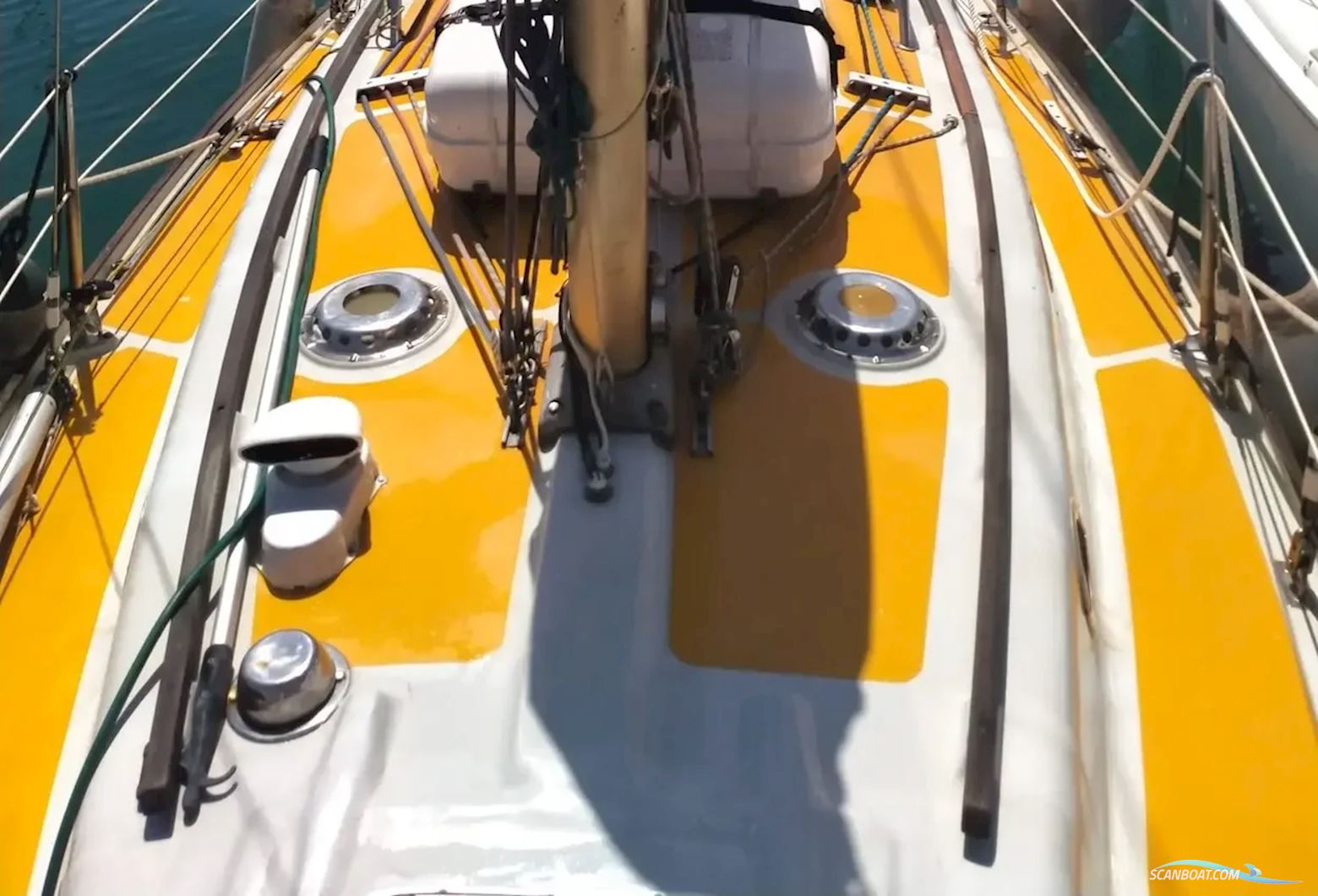CUTLASS 27