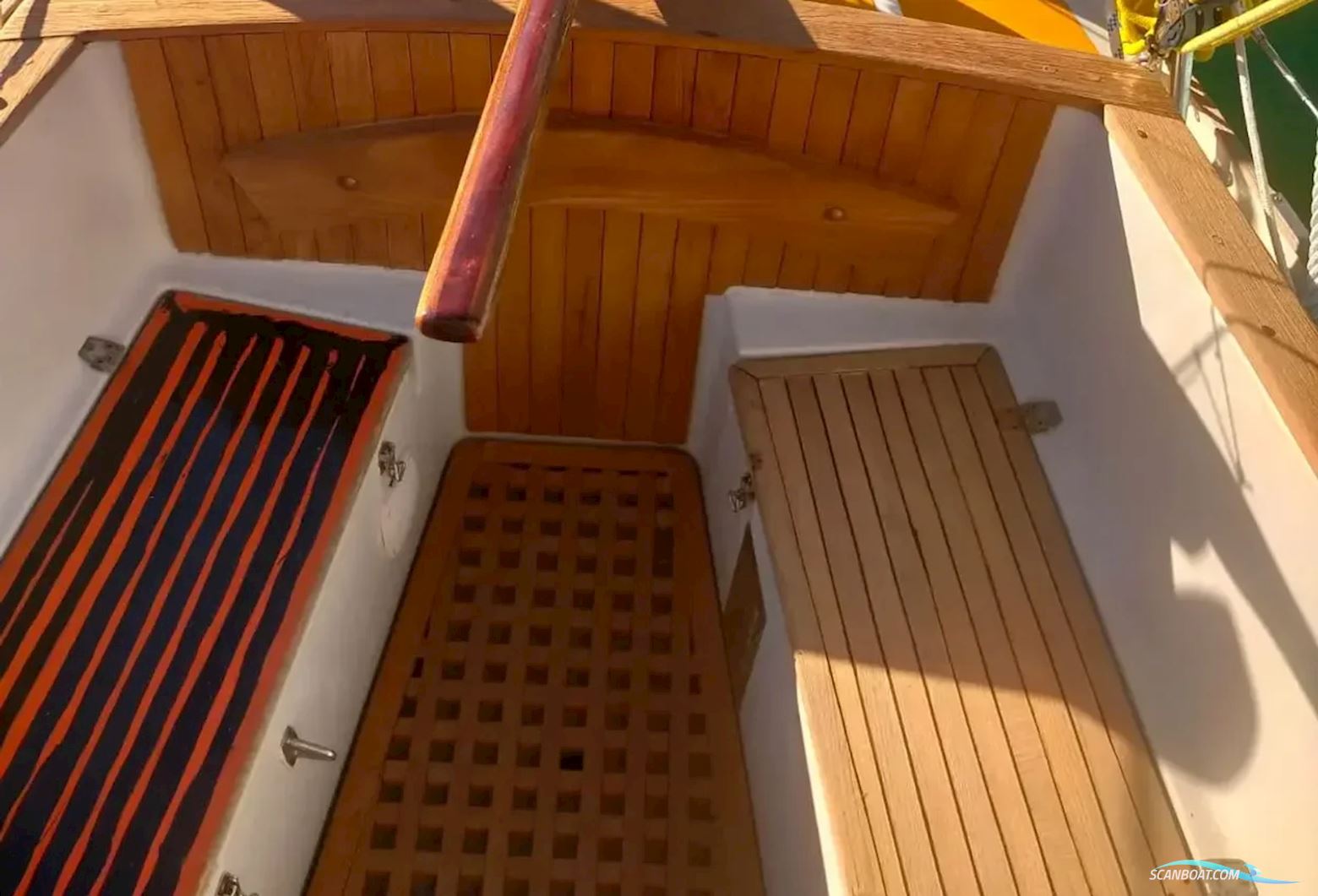 CUTLASS 27