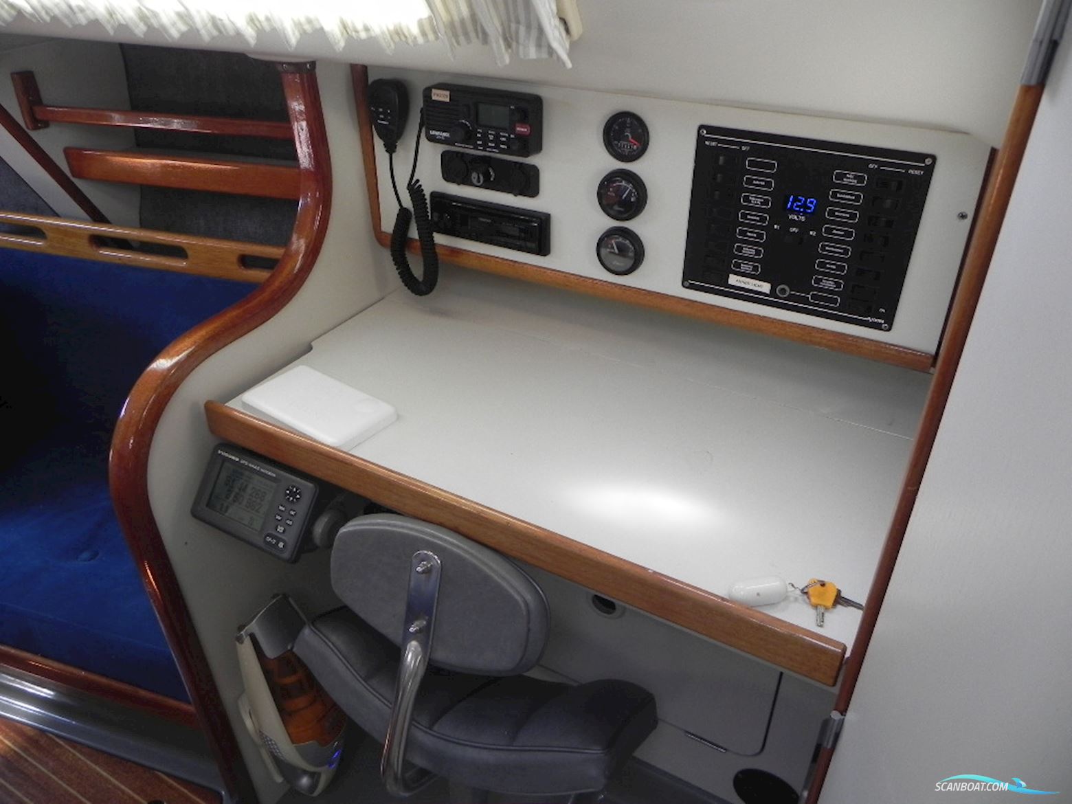 Dehler  28