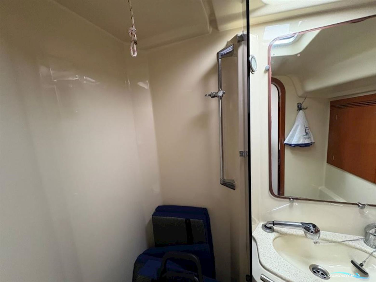 Dufour  44 Performance