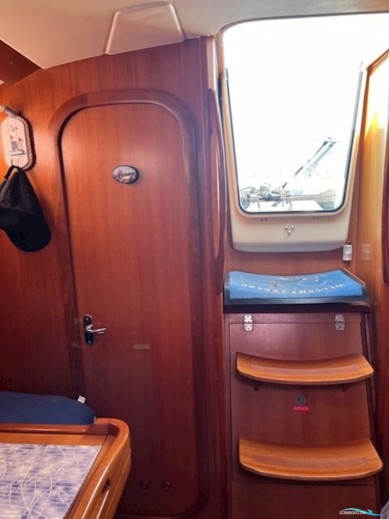 Dufour 325