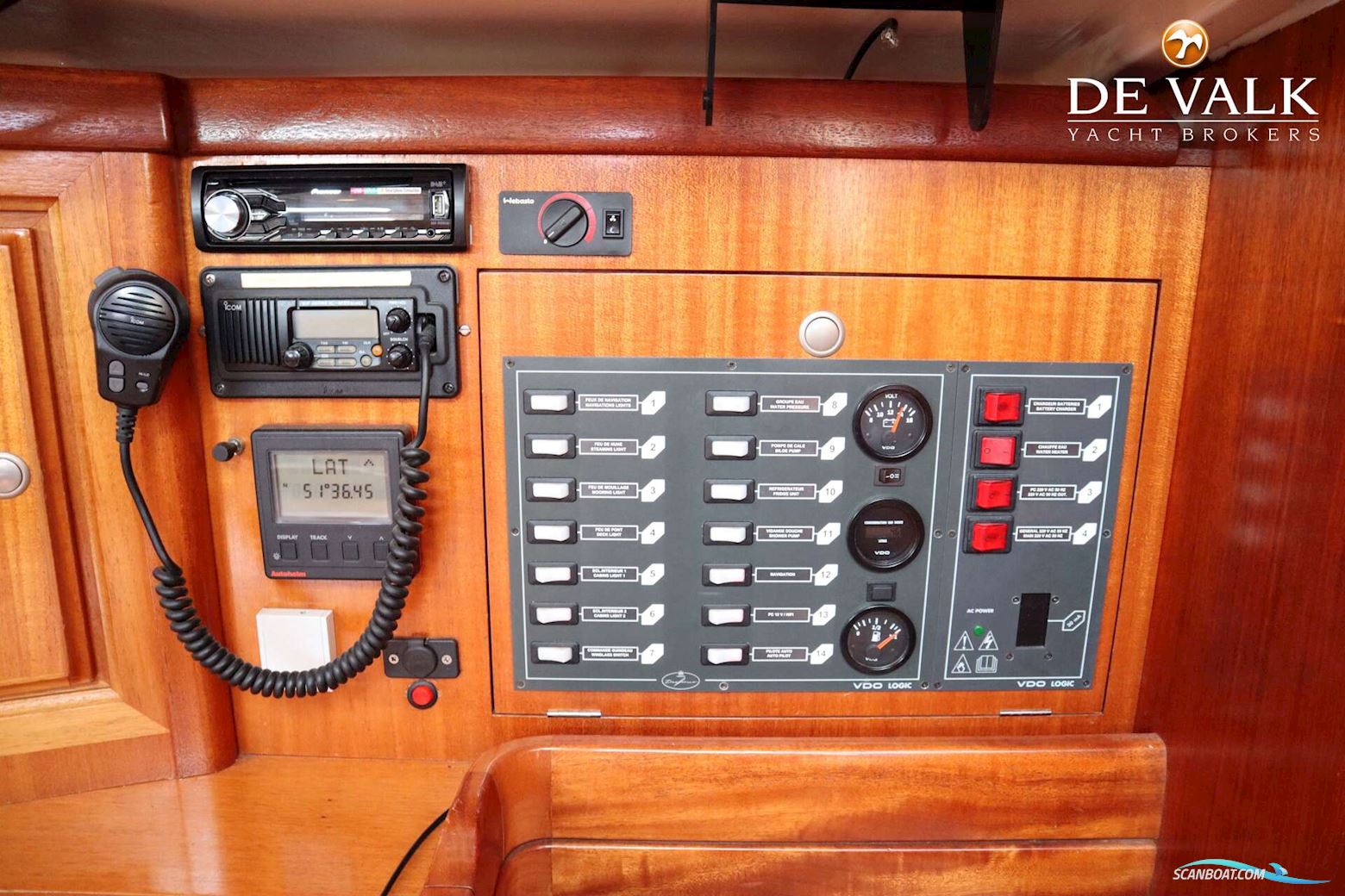 Dufour 35 Classic