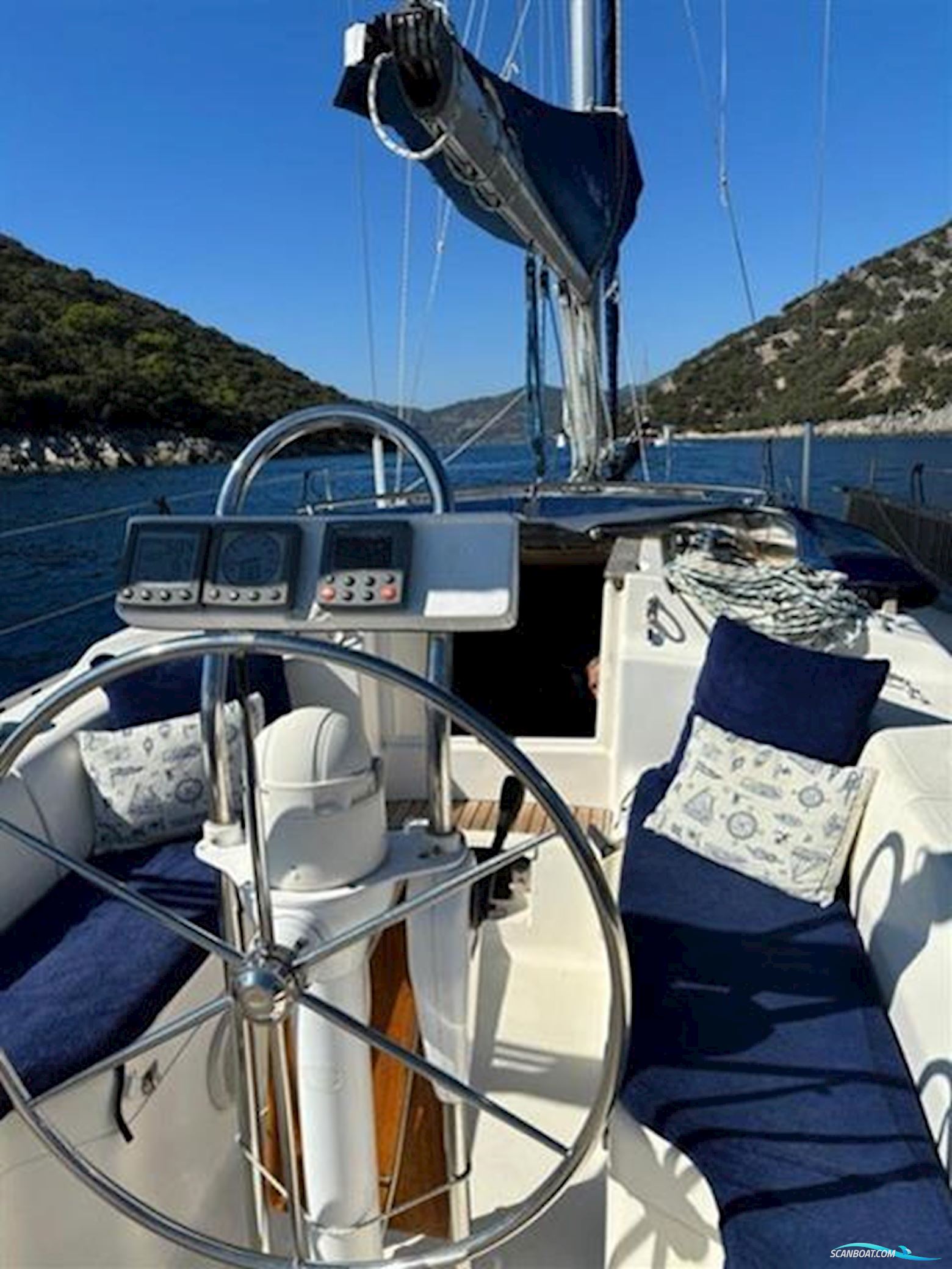 Dufour 36 Classic