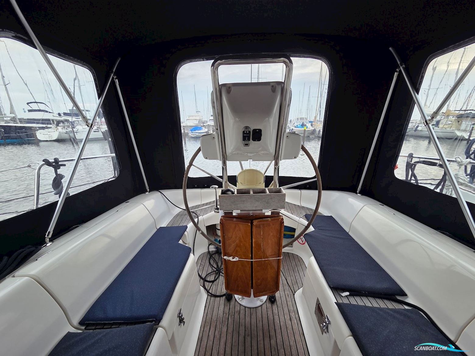 Dufour 38 Classic