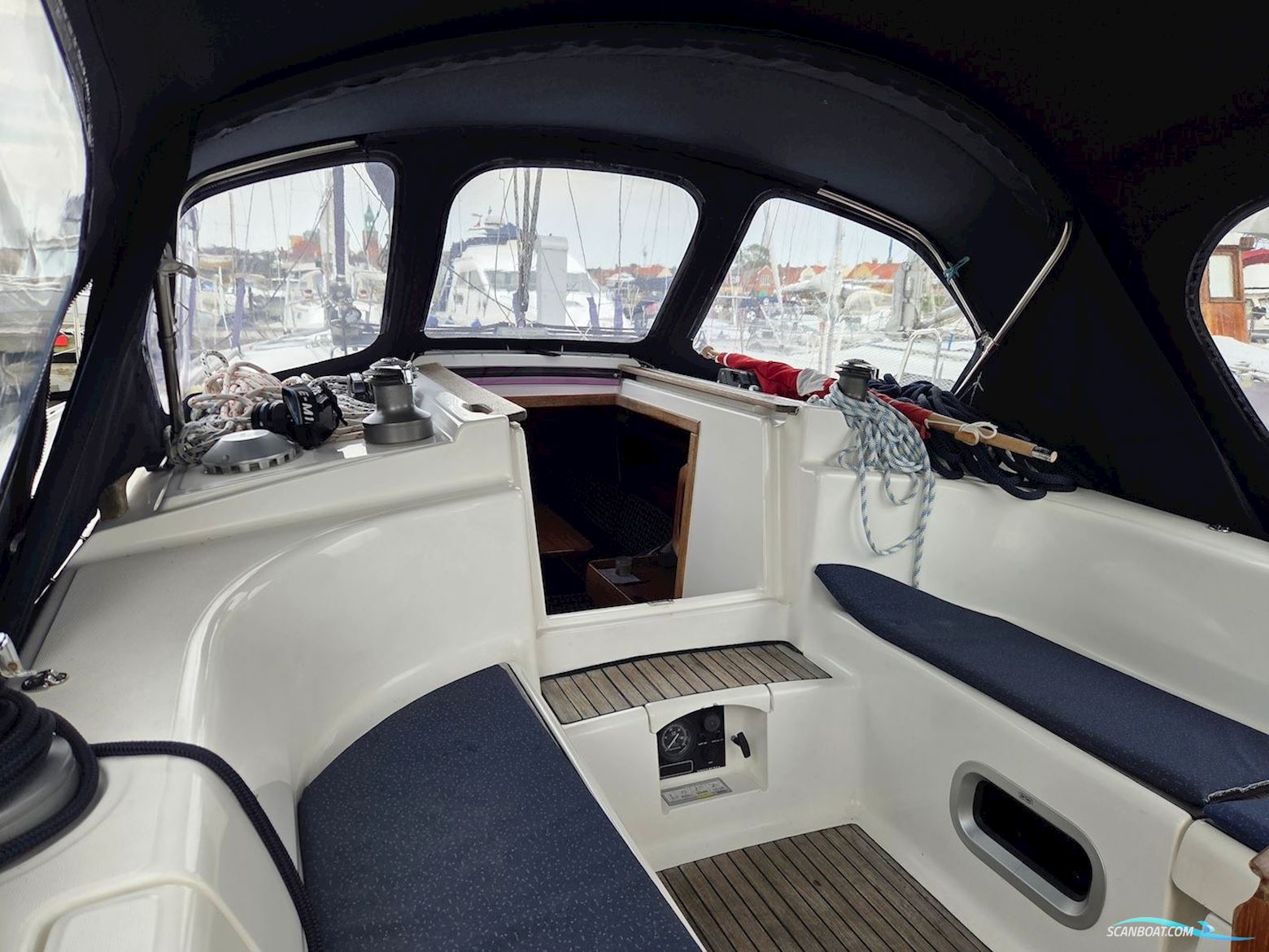 Dufour 38 Classic