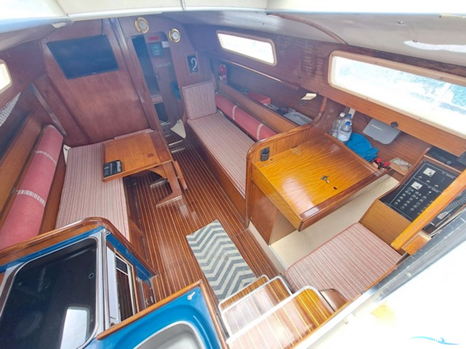 Dufour 3800