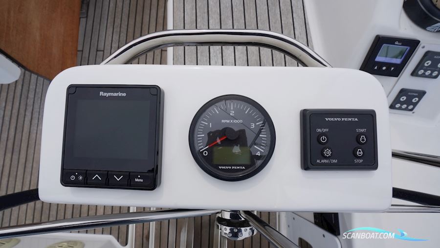 Dufour 390