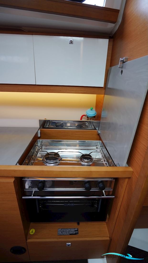 Dufour 390